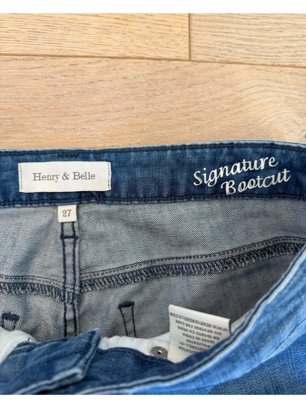 Henry & Belle Signature Bootcut Jeans Medium Wash Stretch Size 27 - Picture 3 of 4